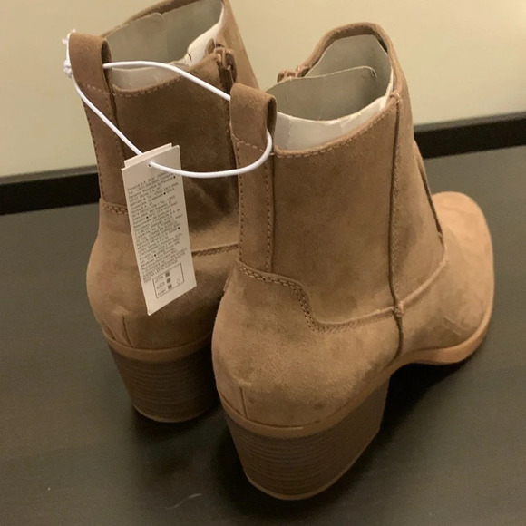 OLD NAVY Faux Suede Western Ankle Boots in Mocha Latte‎ - Picture 9 of 13